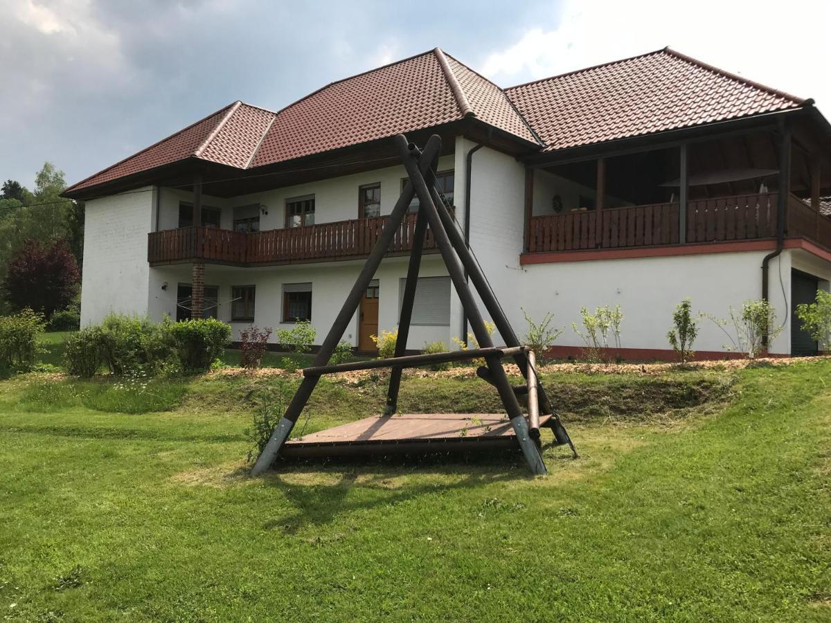 B&B Neuses Am Brand Sonnefeld Exterior photo
